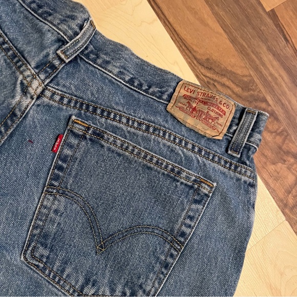 Levi’s Jean Cutoffs Size 18 (Fit like a 14) - Picture 3 of 4